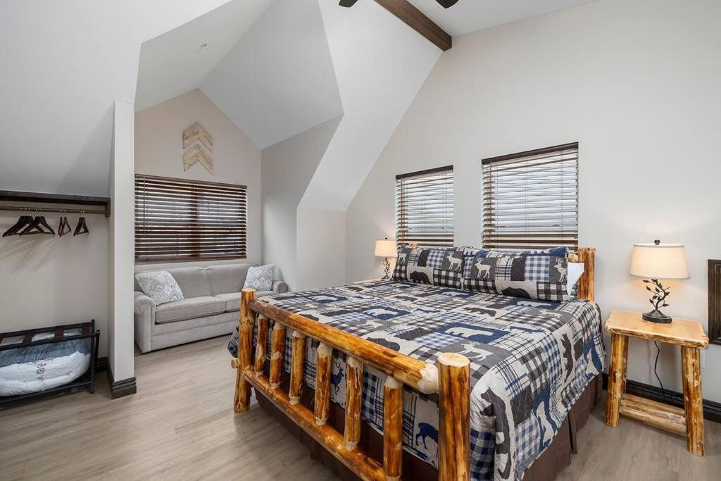 Rock And Timber Lodge Branson Extérieur photo